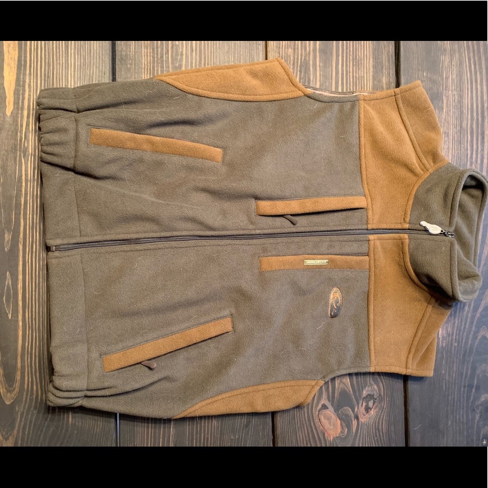 Drake Men’s windbreaker vest. Olive green. Small.
